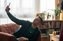 Billy (Tom Brittney) genie&szlig;t seinen neu gewonnenen Ruhm durch seine Teilnahme an einer Reality-Serie. Dies wird sich jedoch bald &auml;ndern.