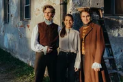Clarissa trifft die Brüder Grimm (Peter Lewys Preston und Valentin Kleinschmidt). Clarissa trifft die Brüder Grimm (Peter Lewys Preston und Valentin Kleinschmidt).
