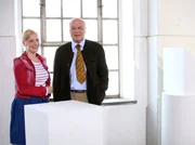 SWR Fernsehen NIE WIEDER KEINE AHNUNG - ARCHITEKTUR, FOLGE 3, "Die drei wichtigsten Menschen im System 'Architektur'". Enie van de Meiklokjes und Professor Raimund Wünsche. SWR Fernsehen NIE WIEDER KEINE AHNUNG - ARCHITEKTUR, FOLGE 3, "Die drei wichtigsten Menschen im System 'Architektur'". Enie van de Meiklokjes und Professor Raimund Wünsche.