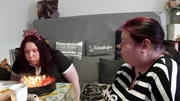 Lena feiert mit Freundin Pamela (re.) und Kumpel Jonas ihren 20. Geburtstag Lena feiert mit Freundin Pamela (re.) und Kumpel Jonas ihren 20. Geburtstag