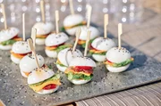 Heikes Begr&uuml;&szlig;ungssnack: Ei-Burger