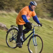 George Jeffers (David Haig) ist beim allj&auml;hrlichen Gel&auml;nde-Biken in Midsomer wieder dabei.