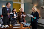 (v.l.n.r.) Markus Gellert (Herbert Knaup), Yasmin Meckel (Sophie Dal), Gudrun Wohlers (Katrin Pollitt) und Isa von Brede (Sabine Postel) stehen vor einem Rätsel. (v.l.n.r.) Markus Gellert (Herbert Knaup), Yasmin Meckel (Sophie Dal), Gudrun Wohlers (Katrin Pollitt) und Isa von Brede (Sabine Postel) stehen vor einem Rätsel.