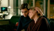Gillian findet Zuflucht bei Tara. Gillian findet Zuflucht bei Tara.