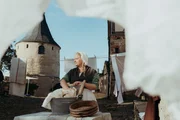 Es waren vor allem die Menschen aus dem Volk, die den Grimms die alten Geschichten erzählten (Michaela Lingstädt). Es waren vor allem die Menschen aus dem Volk, die den Grimms die alten Geschichten erzählten (Michaela Lingstädt).