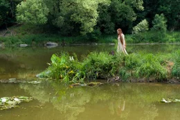 Ophelia (Daisy Ridley) scheint dem Wahnsinn verfallen.