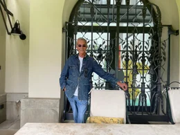 Wolfgang Joop zog es immer wieder in die Heimat seiner Jugend zur&uuml;ck, nach Potsdam. Beratung in Sachen Mode erm&ouml;glichte ihm ein DDR-Visum. Ungeachtet ideologischer Trennlinien und auseinanderlaufender Entwicklungswegen blieb auch bei ihm das Bewusstsein der Verbundenheit immer lebendig.