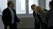 Maxi Baier (Luna Wedler) gibt ihrem Vater Alex Baier (Milan Peschel)  die Schuld am Tod ihrer Mutter und Br&uuml;der.