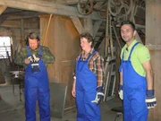 Christian und Ruth leben auf einem Bauernhof mit Mühle, der schon seit 1600 im Familienbesitz ist. Im Laufe von Jahrzehnten hat sich einiges angesammelt. Trödeltrupp-Experte Mauro hilft beim Verkauf des antiken Sammelsuriums. Christian und Ruth leben auf einem Bauernhof mit Mühle, der schon seit 1600 im Familienbesitz ist. Im Laufe von Jahrzehnten hat sich einiges angesammelt. Trödeltrupp-Experte Mauro hilft beim Verkauf des antiken Sammelsuriums.