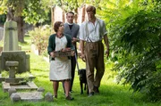 v.l. Mrs. Maguire (Tessa Peake-Jones), Leonard Finch (Al Weaver) und Sidney Chambers (James Norton) v.l. Mrs. Maguire (Tessa Peake-Jones), Leonard Finch (Al Weaver) und Sidney Chambers (James Norton)