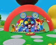 L-R: PLUTO, DAISY DUCK, DONALD DUCK, MICKEY MOUSE, MINNIE MOUSE, GOOFY L-R: PLUTO, DAISY DUCK, DONALD DUCK, MICKEY MOUSE, MINNIE MOUSE, GOOFY