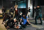 Kommissar LaBr&eacute;a (Francis Fulton-Smith, re.) stellt gemeinsam mit seinen Kollegen Corinne Dupont (Anja Knauer, 2.v.re.) und Jean-Marc Lagarde (Bruno Bruni, re.) eine Gruppe von Frauen, die sich, angef&uuml;hrt von der radikalen Feministin Hortense Vignal (Astrid Posner), an einem freigesprochenen Vergewaltiger r&auml;chen wollen.