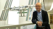 Karsten Schwanke vor einem Modell der Raumstation ISS beim Deutschen Zentrum für Luft- und Raumfahrt in Köln. Karsten Schwanke vor einem Modell der Raumstation ISS beim Deutschen Zentrum für Luft- und Raumfahrt in Köln.