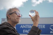 Auch Michael Doser vom CERN forscht zur Antimaterie und ihrer Interaktion mit normaler Materie. Auch Michael Doser vom CERN forscht zur Antimaterie und ihrer Interaktion mit normaler Materie.