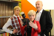 Ahnen noch nicht, dass Maik das Shooting platzen lässt: Virgin (Chris Gebert, l.), Bruno (K. Dieter Klebsch, r.) und Olivia (Kasia Borek, M.) ... Ahnen noch nicht, dass Maik das Shooting platzen lässt: Virgin (Chris Gebert, l.), Bruno (K. Dieter Klebsch, r.) und Olivia (Kasia Borek, M.) ...