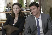 Booth (David Boreanaz, R) und Brennan (Emily Deschanel, L) Booth (David Boreanaz, R) und Brennan (Emily Deschanel, L)