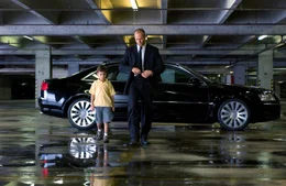 L-r: Jack Billings (Hunter Clary), Frank Martin (Jason Statham)