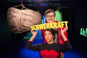 Clarissa und Ralph untersuchen, was es mit der Schwerkraft auf sich hat.