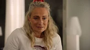 Maren (Eva Mona Rodekirchen) muss Emma erneut vertr&ouml;sten.