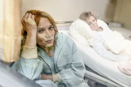 Karla (Karoline Herfurth, l.), Marion (Ulrike Kriener, r.)