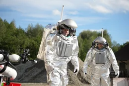 Die Analog-Astronauten Anika Mehlis und Simone Paternostro.