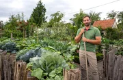 Uli Schauerte l&auml;dt zum zweiten Fest bei "Garten und lecker" ein. Er bewirtschaftet einen 16.000 Quadratmeter gro&szlig;en Gem&uuml;segarten bei Arnsberg.