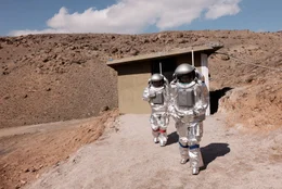 Analog-Astronauten beim Au&szlig;eneinsatz in Armenien