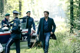Sascha Bergmann (Hary Prinz, re.)