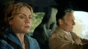 Als sich Yvonne (Gisa Zach) dazu durchringt, Ninas Bitte nachzukommen, ist Gerner (Wolfgang Bahro) an ihrer Seite.