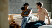 Milly (Abigail Abraham) und Jeroen (Ward Kerremans) mit ihrem Sohn.