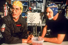 Harold Ramis (Dr. Spengler), Dan Aykroyd (Dr. Stantz).