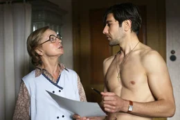 Salvatore (Fabrizio Bucci) und  Frieda (Gisela Schneeberger).