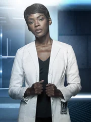 (1. Staffel) - Dr. Major Nichole Sykes (Caroline Chikezie) (1. Staffel) - Dr. Major Nichole Sykes (Caroline Chikezie)