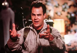 Dan Aykroyd (Dr. Stantz).