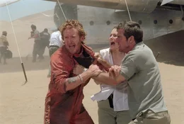 L-R: Rodney (Tony Curran), Kelly (Miranda Otto), Frank Towns (Dennis Quaid)