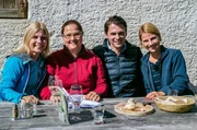 Daria Sprenger, Marlene Sprenger, Peter Schneeberger und Kristina Sprenger. Daria Sprenger, Marlene Sprenger, Peter Schneeberger und Kristina Sprenger.