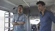 Steve McGarrett (Alex O'Loughlin, l.); Adam Noshimuri (Ian Anthony Dale, r.) Steve McGarrett (Alex O'Loughlin, l.); Adam Noshimuri (Ian Anthony Dale, r.)