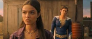 Anthea (Rachel Zegler), Superheld Freddy (Adam Brody).
