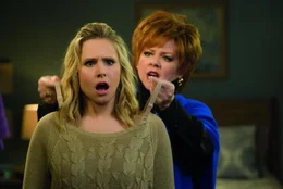 Claire (Kristen Bell), Michelle Darnell (Melissa McCarthy).