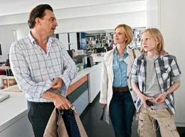 MDR Fernsehen DIE LETZTE FAHRT, am Montag (07.04.14) um 12:30 Uhr. Claudia (Julia J&auml;ger) und Michael (Thomas Sarbacher) vernachl&auml;ssigen ihren Sohn Jonas (Sammy Scheuritzel), der zum zweiten Mal sitzen geblieben ist.