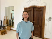 Séverine Ferrolier (Charaktertänzerin, Ballettmeisterin und Spitzenschuh-Verwaltung). Séverine Ferrolier (Charaktertänzerin, Ballettmeisterin und Spitzenschuh-Verwaltung).
