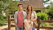 Tom B&ouml;ttcher (Paul Mundt), Mascha Schrader (Mia Mundt), Rebecca Immanuel (Vera Mundt).