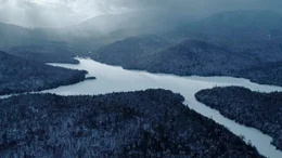 Henderson Lake im Winter.