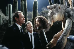 Gute Aliens, b&ouml;se Aliens: Agent K (Tommy Lee Jones, l.) findet sie alle ...