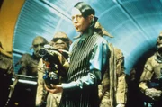 Nur alle 5000 Jahre hat das B&ouml;se die Chance zum Angriff, wenn sich n&auml;mlich zwischen den Dimensionen eine Pforte &ouml;ffnet: Diese Chance will Zorg (Gary Oldman) unbedingt wahrnehmen ...