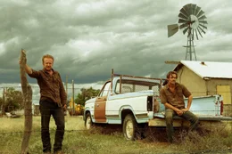 Tanner Howard (Ben Foster, l.); Toby Howard (Chris Pine, r.)