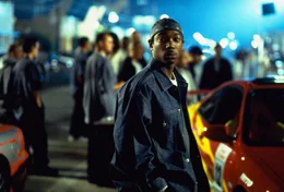 Achtet genau auf jeden Schritt des Neuen: Edwin (Ja Rule) traut O'Conner nicht &uuml;ber den Weg. Zu Recht, doch sein Anf&uuml;hrer Toretto will davon nichts wissen ...
