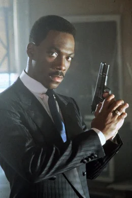 Schnatter-Cop Axel Foley (Eddie Murphy) ist dem internationalen Waffenschieber Maxwell ...