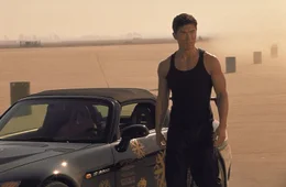 Johnny Tran (Rick Yune) versucht seinen Anf&uuml;hrer Toretto zu warnen. Seit der Neue an den illegalen Rennen teilnimmt, scheint immer wieder etwas nach au&szlig;en zu sickern ...