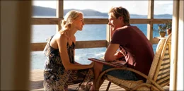 Durch eine Aff&auml;re zu dem Sohn der jeweiligen besten Freundin kommt es zu gro&szlig;en Spannungen zwischen allen beteiligten: Roz, Lil (Naomi Watts, l.), Tom und Ian (Xavier Samuel, r.) ...